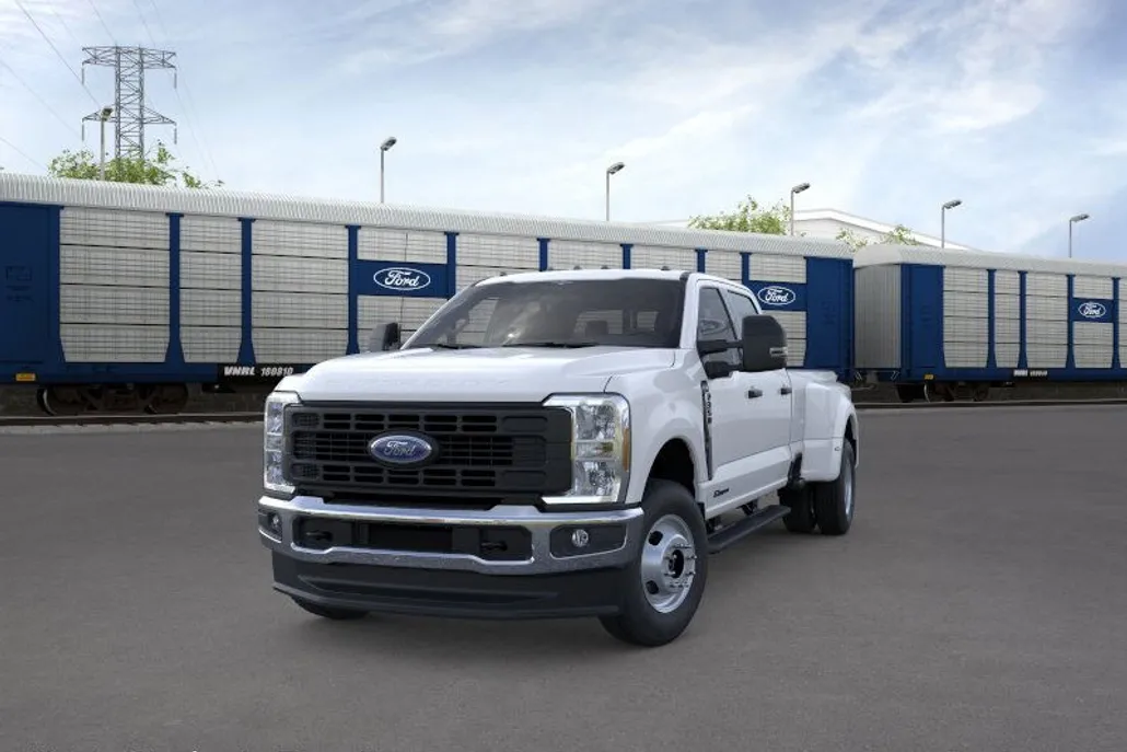 2025 Ford F-350 XL photo 1