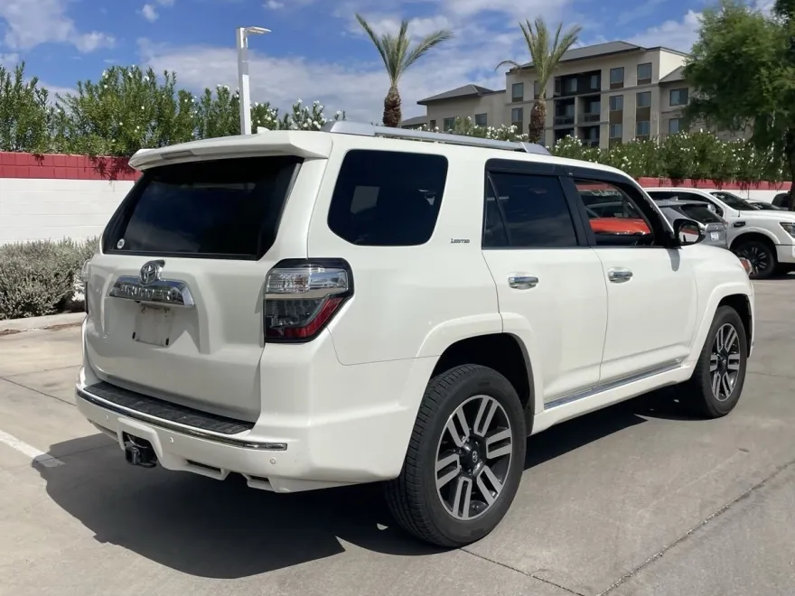 2016 Toyota 4Runner Limited photo 1