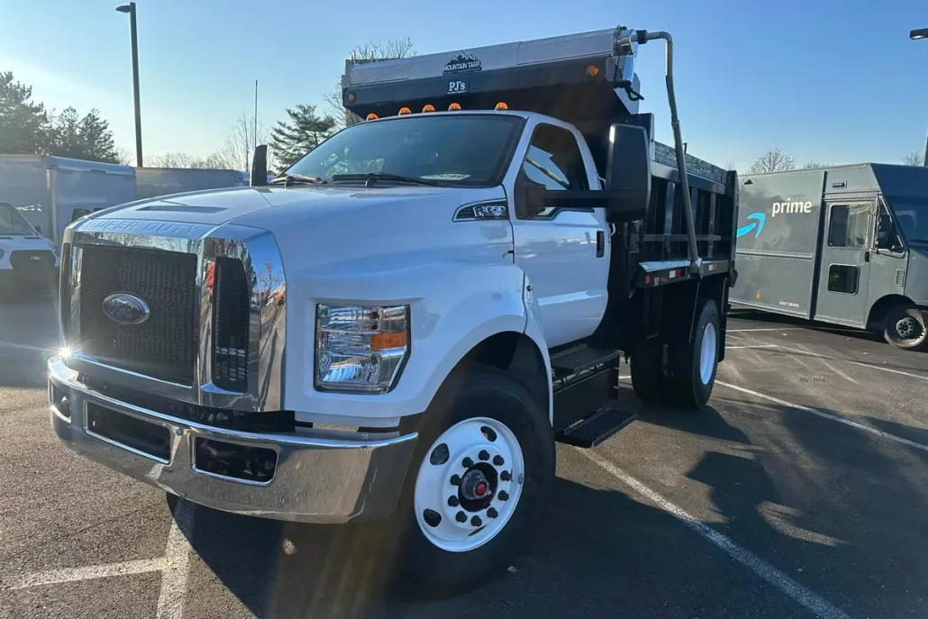 2025 Ford F-650 photo 1