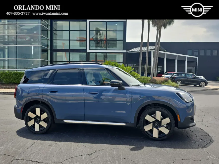 2025 Mini Countryman S ALL4 photo 1