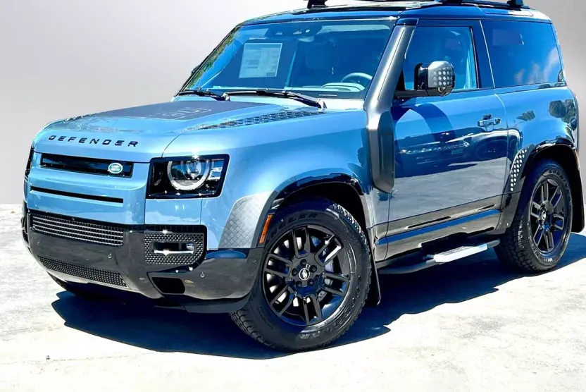 2024 Land Rover Defender X-Dynamic SE photo 1