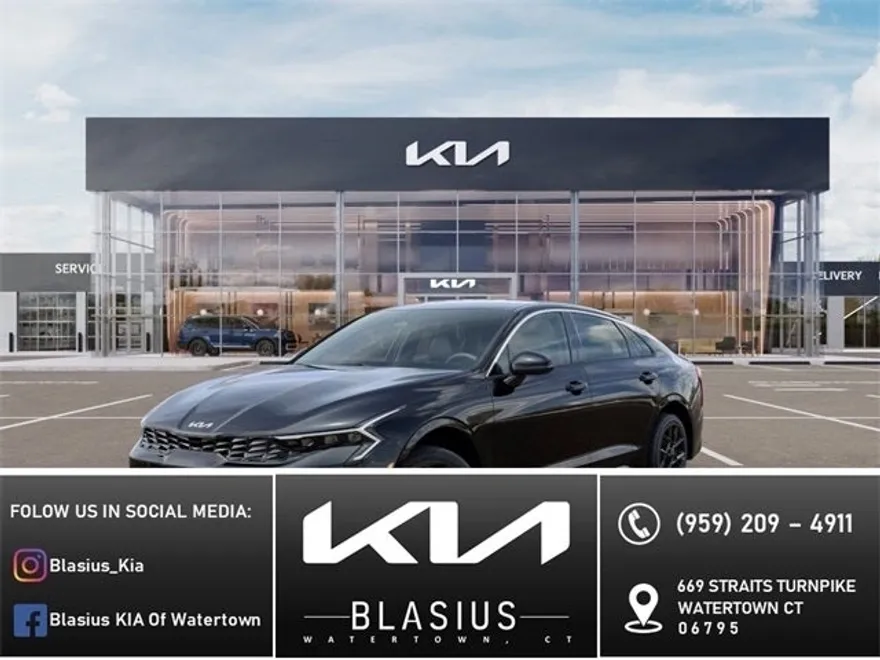 2025 Kia K5 LXS photo 1