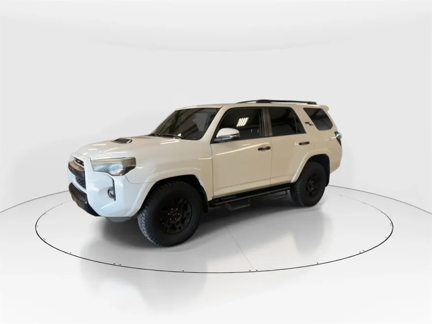 2018 Toyota 4Runner TRD Off-Road Premium photo 1