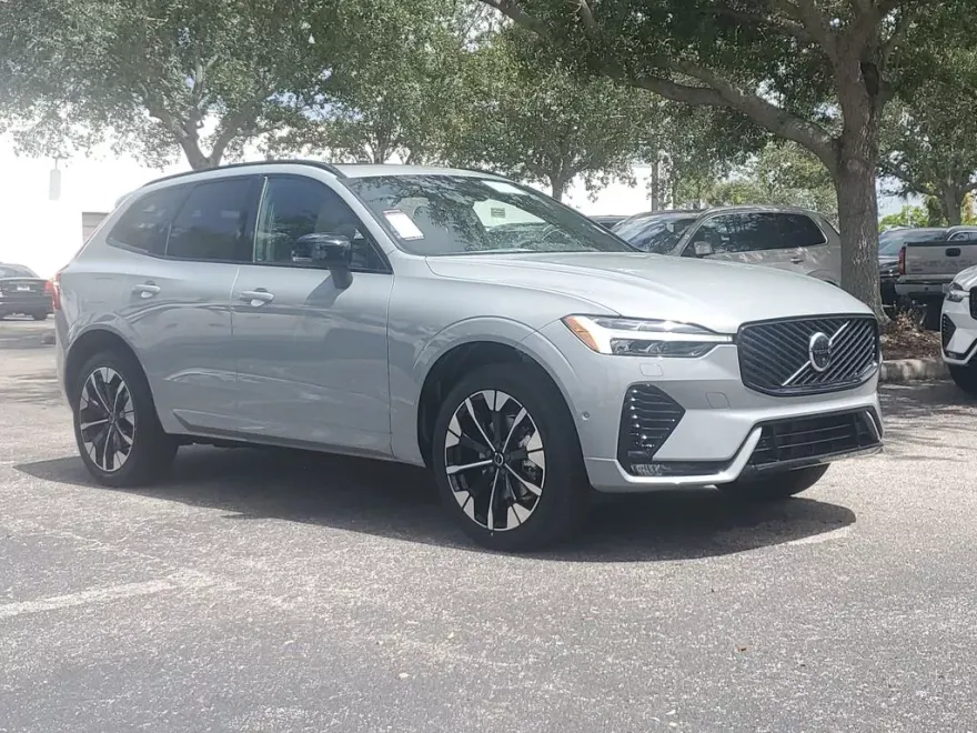 2026 Volvo XC60 B5 Plus photo 1