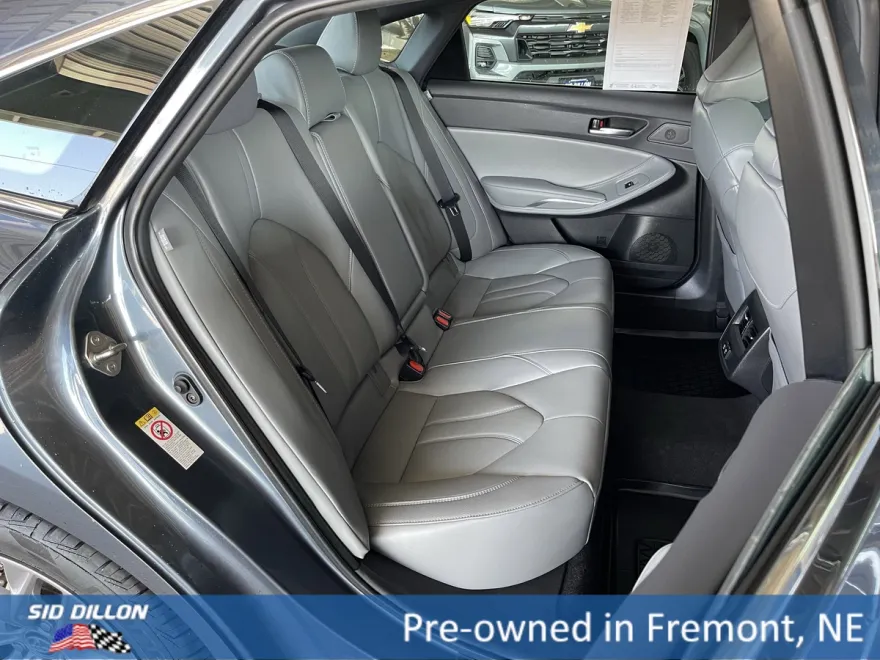 2019 Toyota Avalon XLE photo 1