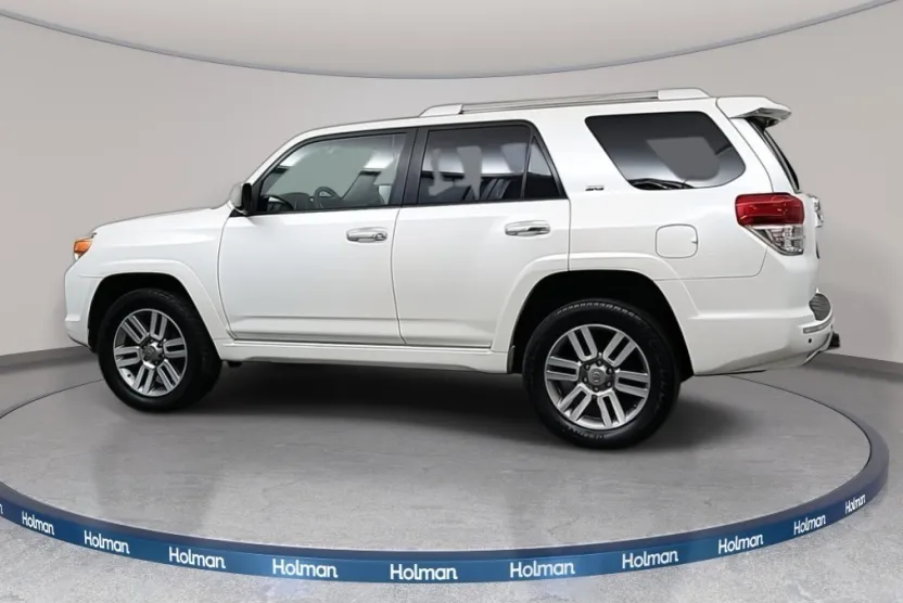 2013 Toyota 4Runner SR5 photo 1