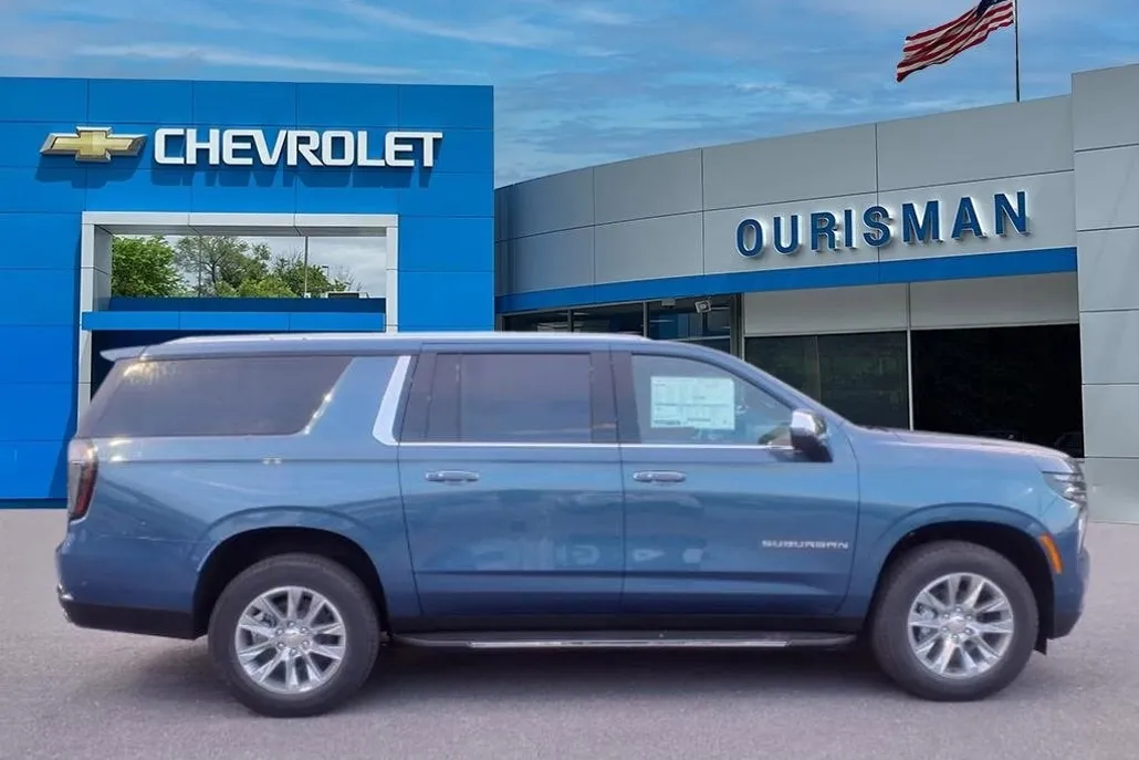 2025 Chevrolet Suburban Premier photo 1