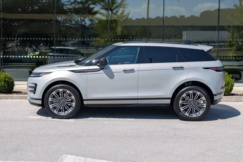 2026 Land Rover Range Rover Evoque Dynamic SE photo 1