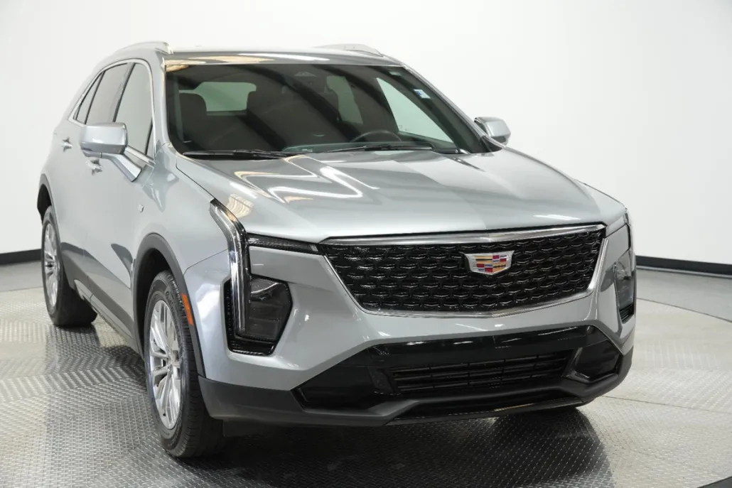2025 Cadillac XT4 Premium Luxury photo 1