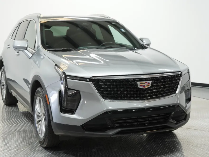 2025 Cadillac XT4 Premium Luxury photo 1