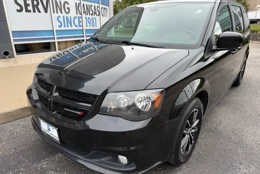 2019 Dodge Grand Caravan GT photo 1