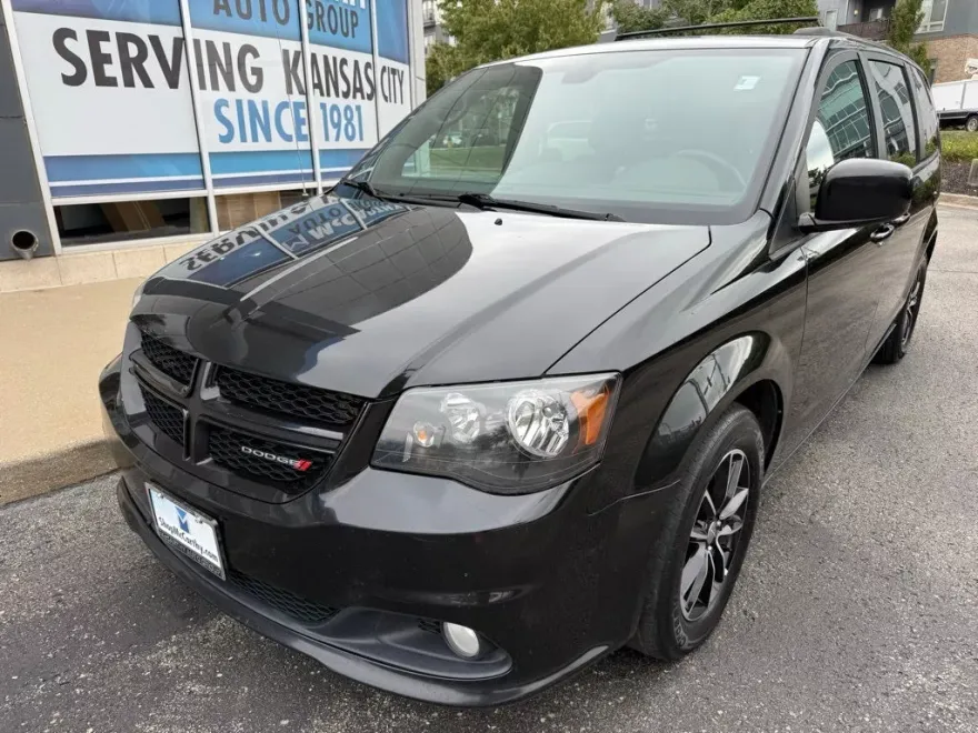2019 Dodge Grand Caravan GT photo 1