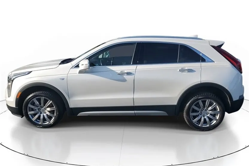 2021 Cadillac XT4 Premium Luxury photo 1