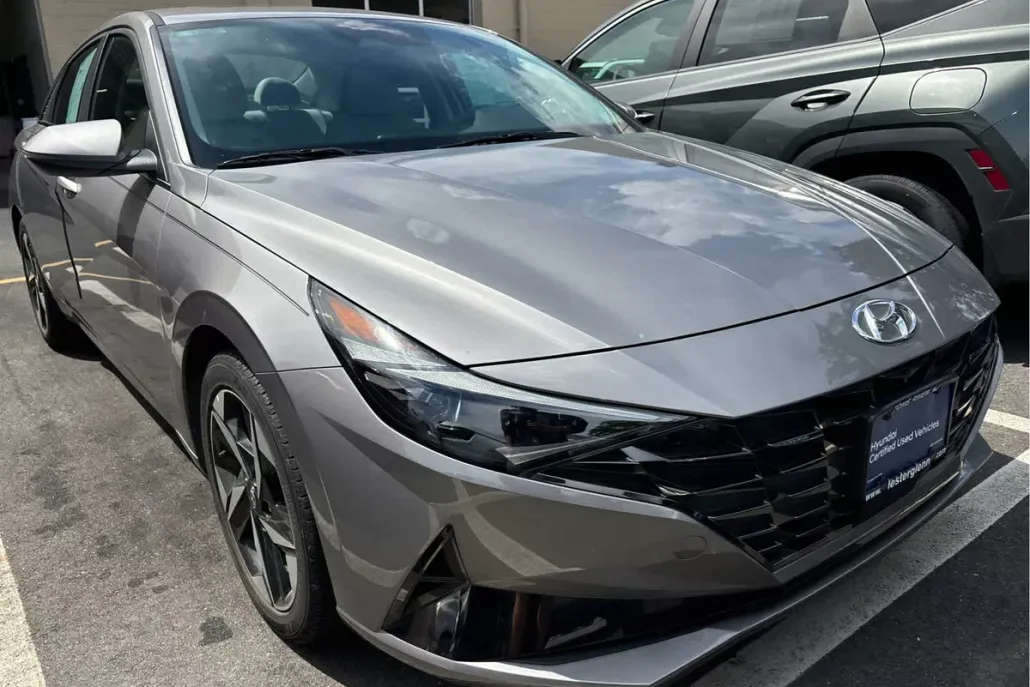 2023 Hyundai Elantra Limited photo 1