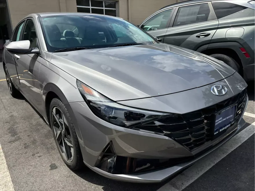 2023 Hyundai Elantra Limited photo 1