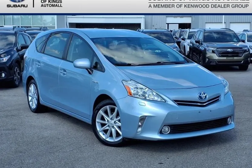 2014 Toyota Prius V Five photo 1