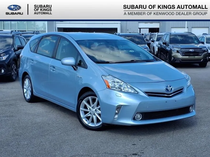 2014 Toyota Prius V Five photo 1