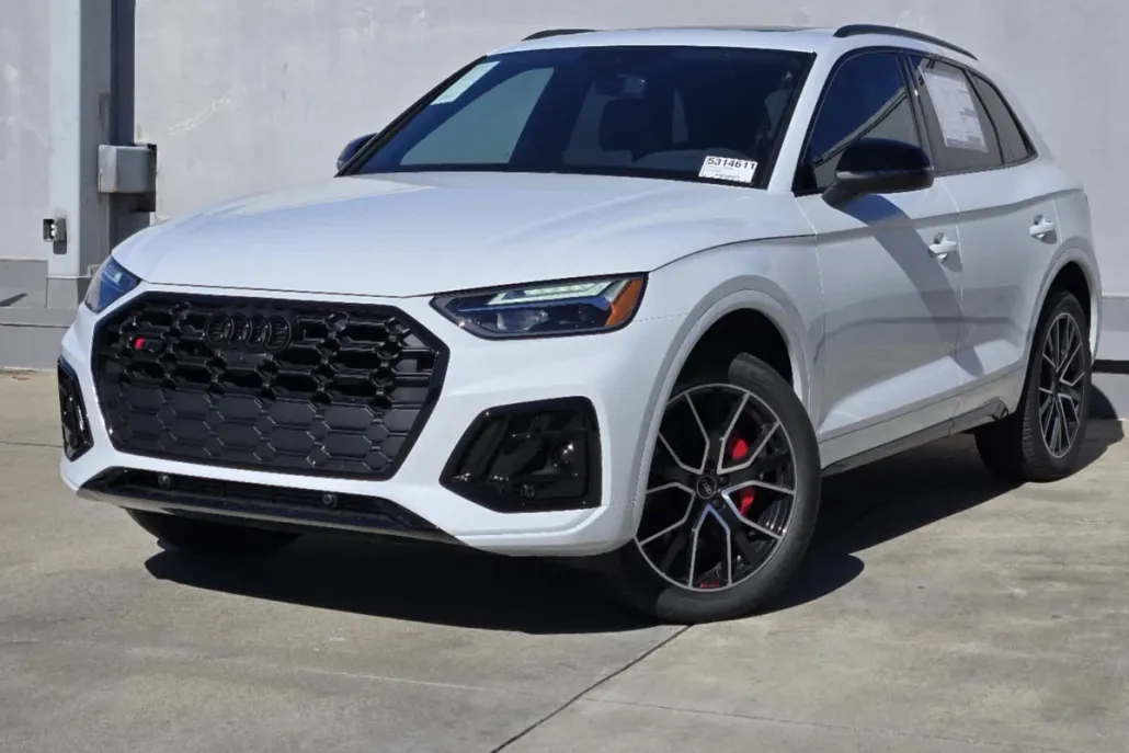 2025 Audi SQ5 Premium photo 1