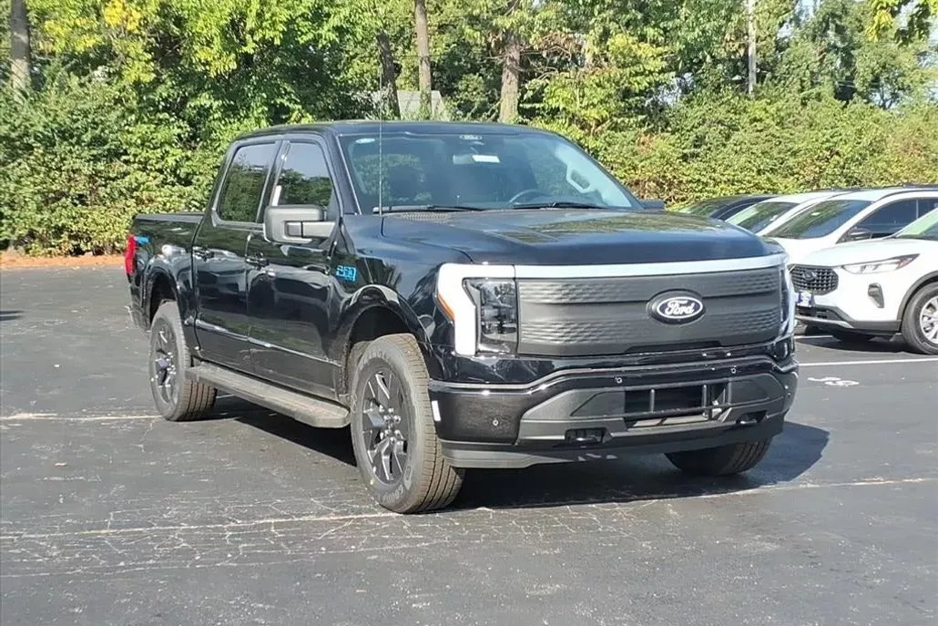 2025 Ford F-150 Lightning photo 1