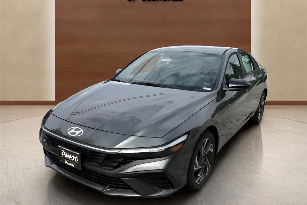 2025 Hyundai Elantra SEL Sport photo 1