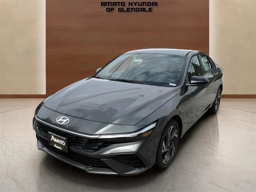 2025 Hyundai Elantra SEL Sport photo 1