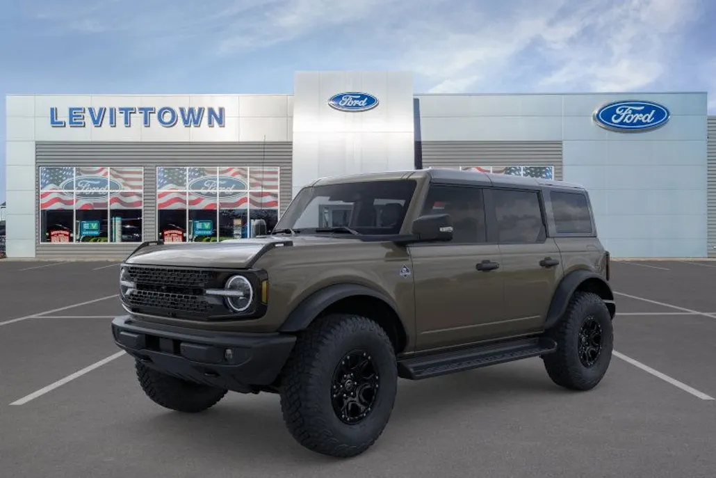2025 Ford Bronco Outer Banks photo 1