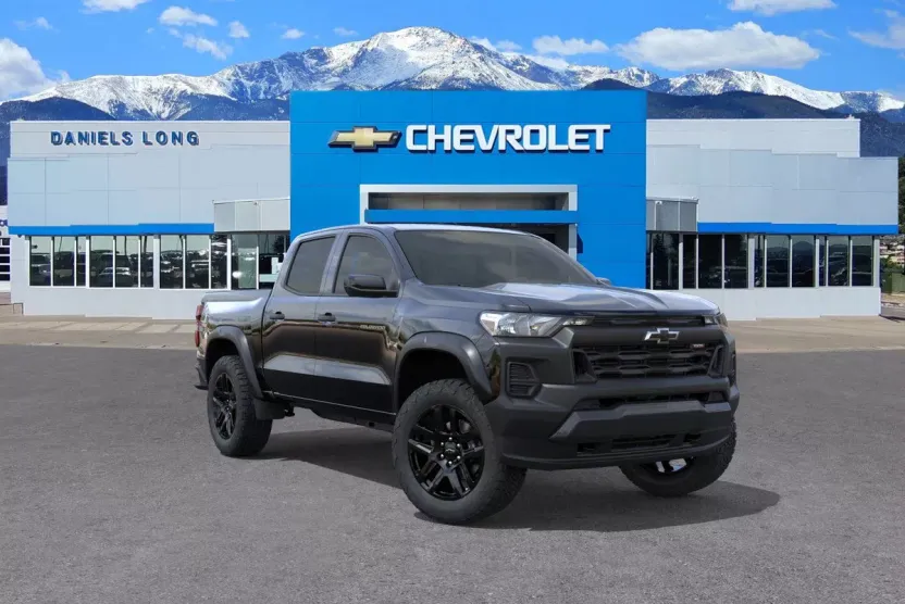 2025 Chevrolet Colorado Trail Boss photo 1