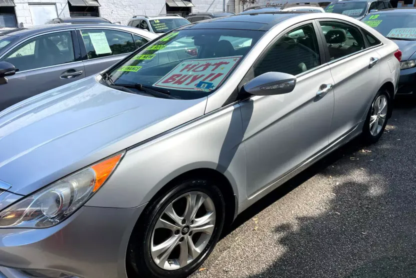 2012 Hyundai Sonata Limited photo 1