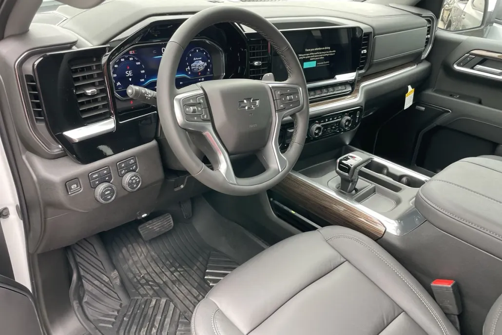 2025 Chevrolet Silverado 1500 RST photo 1