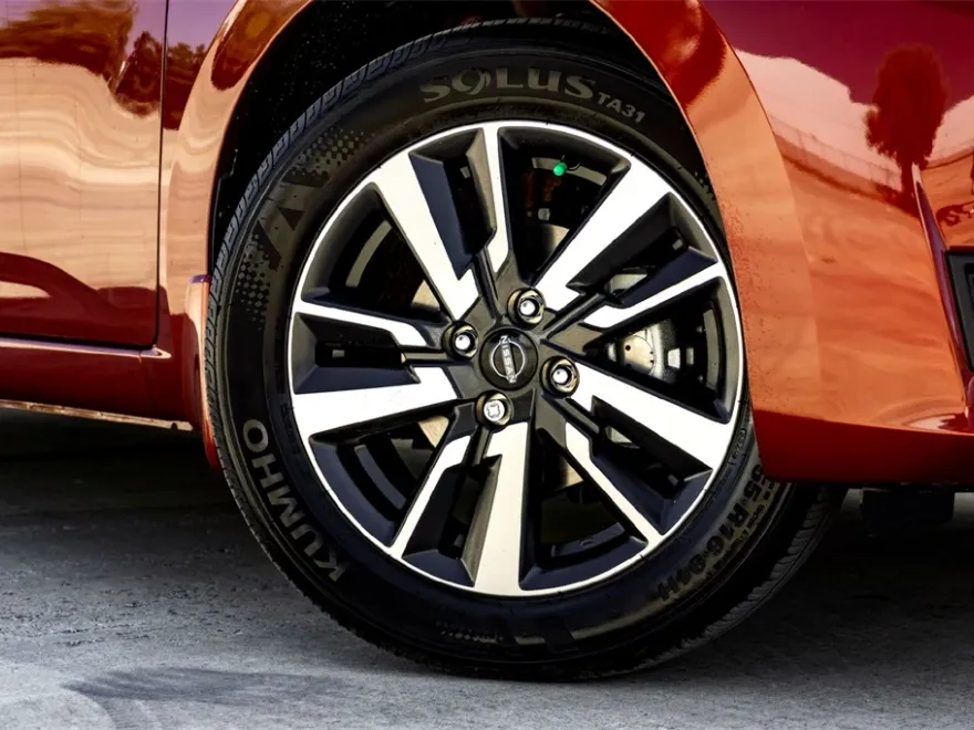 2025 Nissan Versa SV photo 1