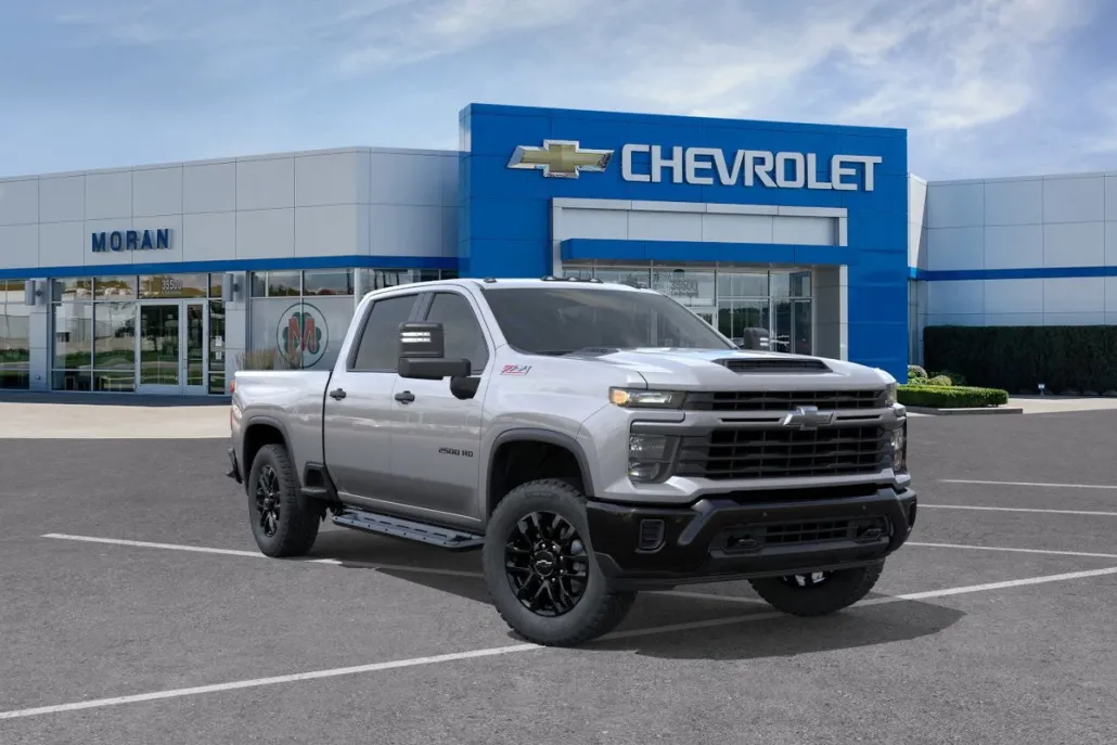 2026 Chevrolet Silverado Custom photo 1