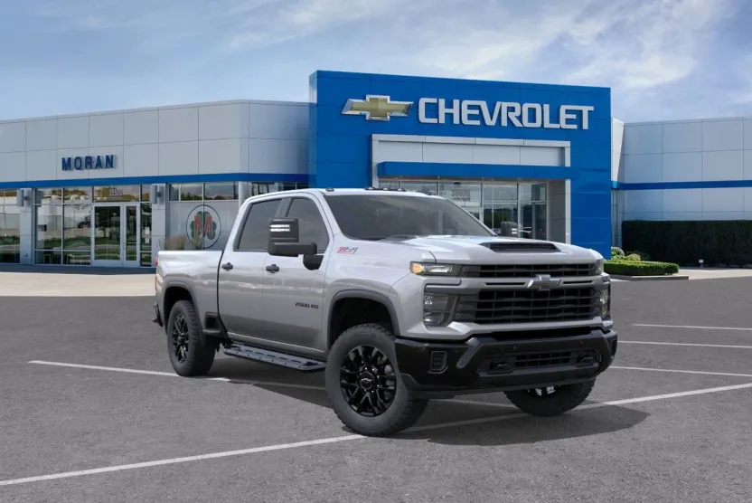 2026 Chevrolet Silverado Custom photo 1