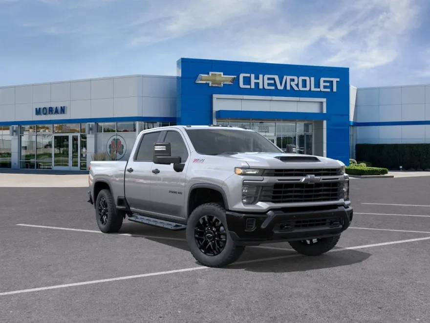 2026 Chevrolet Silverado Custom photo 1