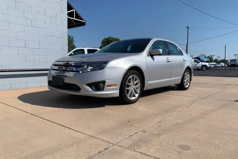 2010 Ford Fusion SEL photo 1
