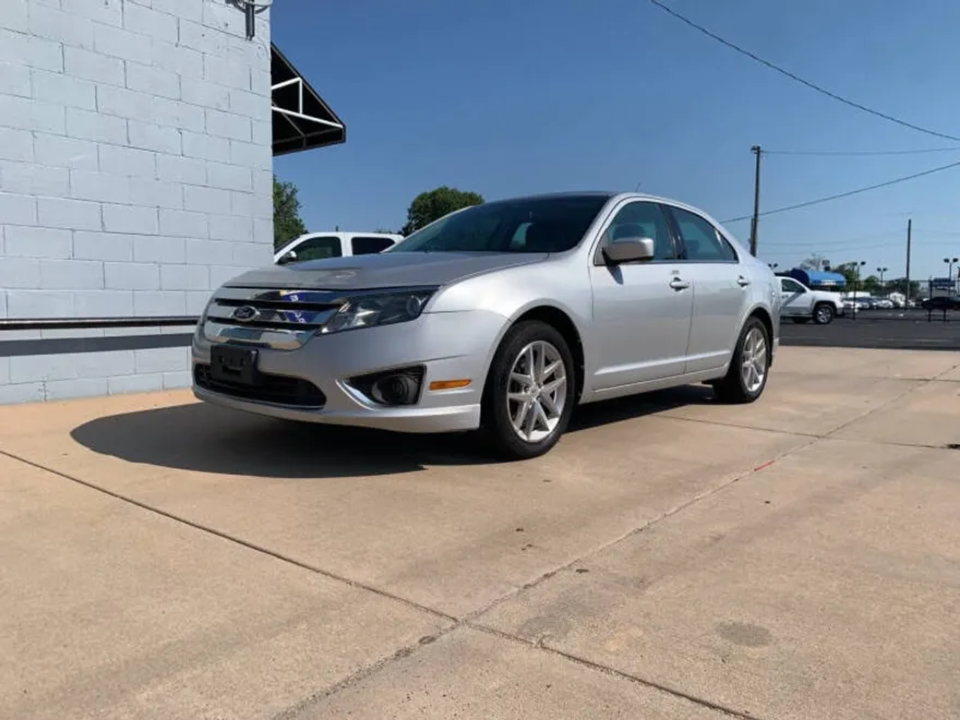 2010 Ford Fusion SEL photo 1