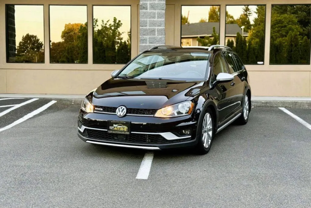 2017 Volkswagen Golf Alltrack TSI SE 4Motion photo 1