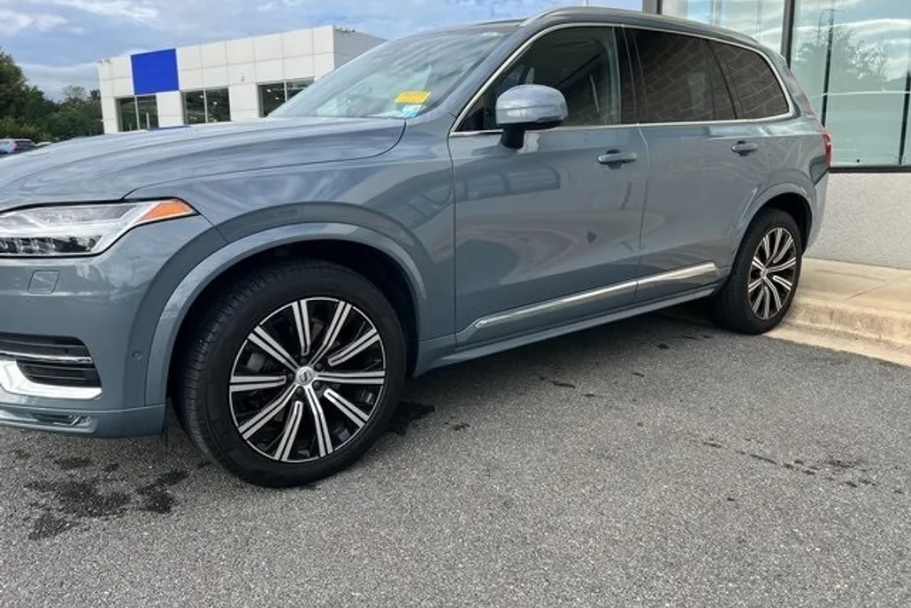2023 Volvo XC90 AWD Plus photo 1