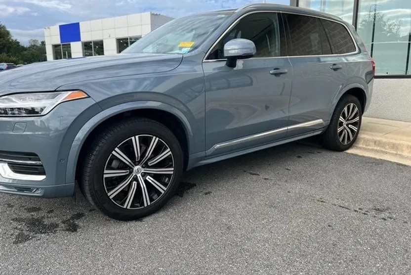 2023 Volvo XC90 AWD Plus photo 1