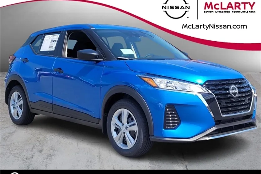 2025 Nissan Kicks Play S photo 1