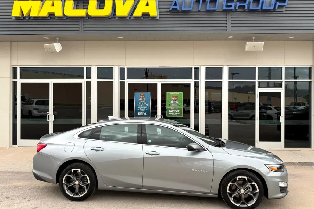 2024 Chevrolet Malibu 1LT photo 1