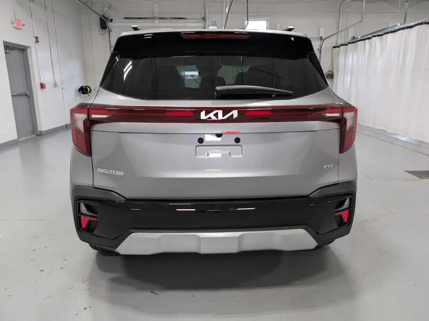 2026 Kia Seltos S photo 1
