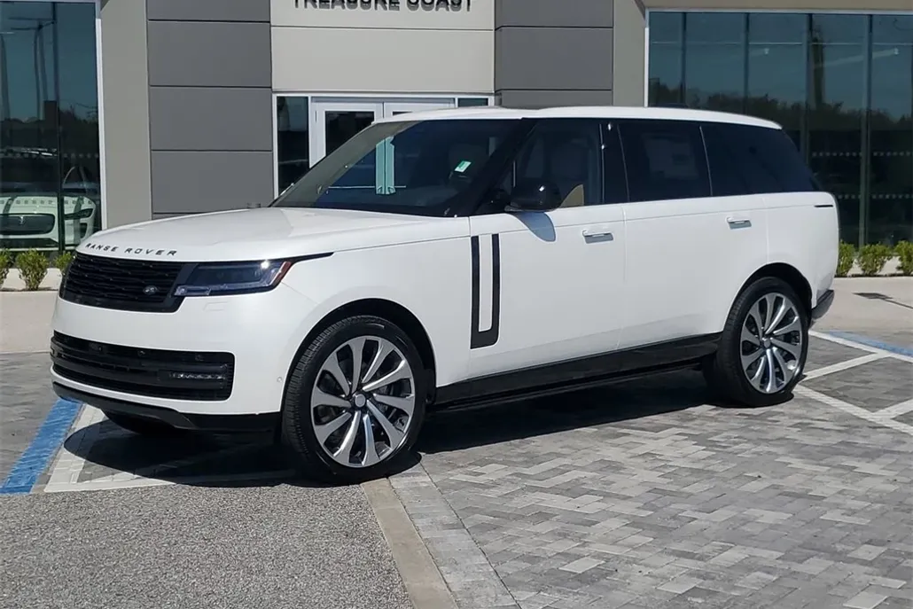 2025 Land Rover Range Rover SE photo 1