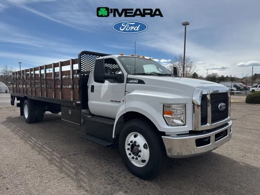 2025 Ford F-650 photo 1