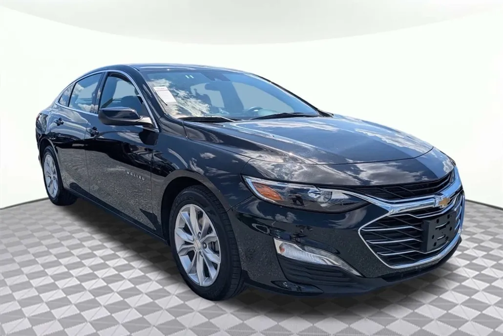2024 Chevrolet Malibu 1LT photo 1