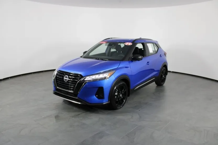 2024 Nissan Kicks SR photo 1