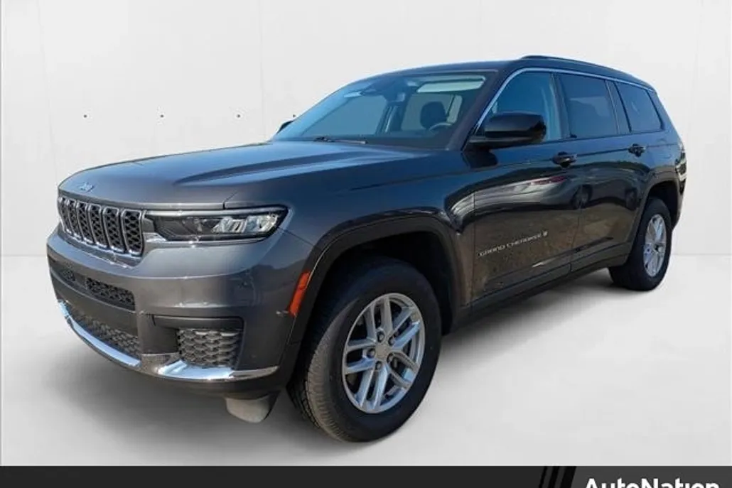 2023 Jeep Grand Cherokee Laredo photo 1