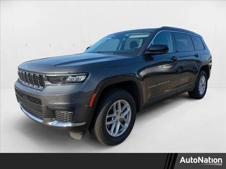 2023 Jeep Grand Cherokee Laredo photo 1