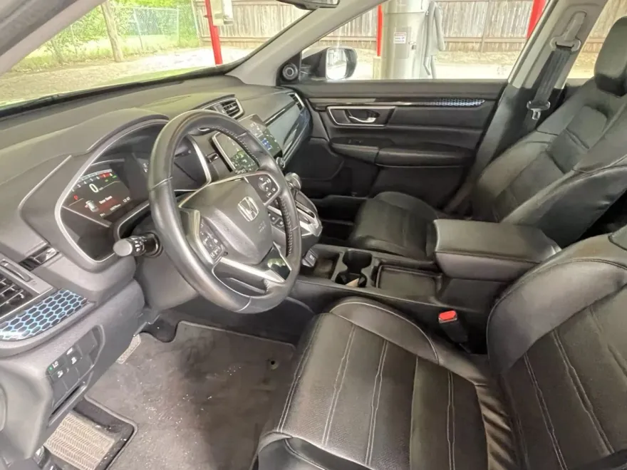 2017 Honda CR-V Touring photo 1