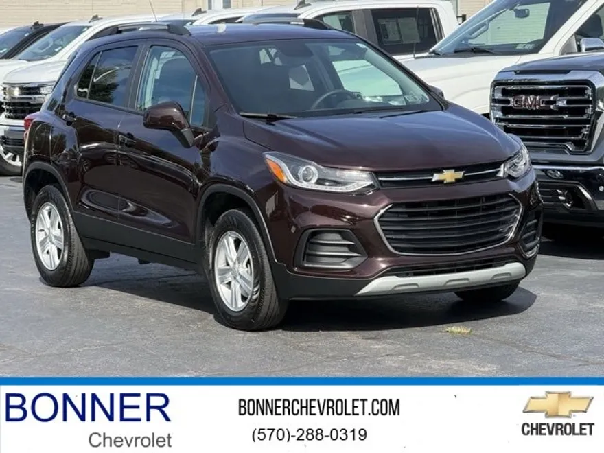 2022 Chevrolet Trax LT photo 1