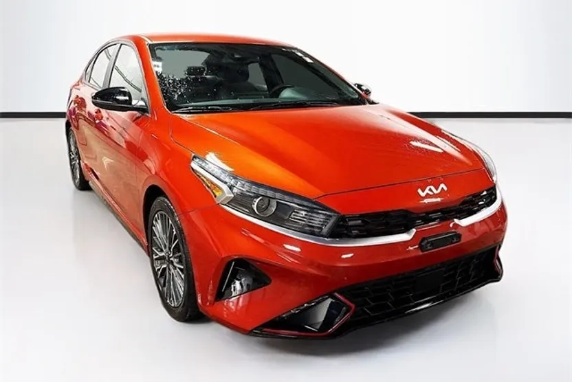 2023 Kia Forte GT-Line photo 1